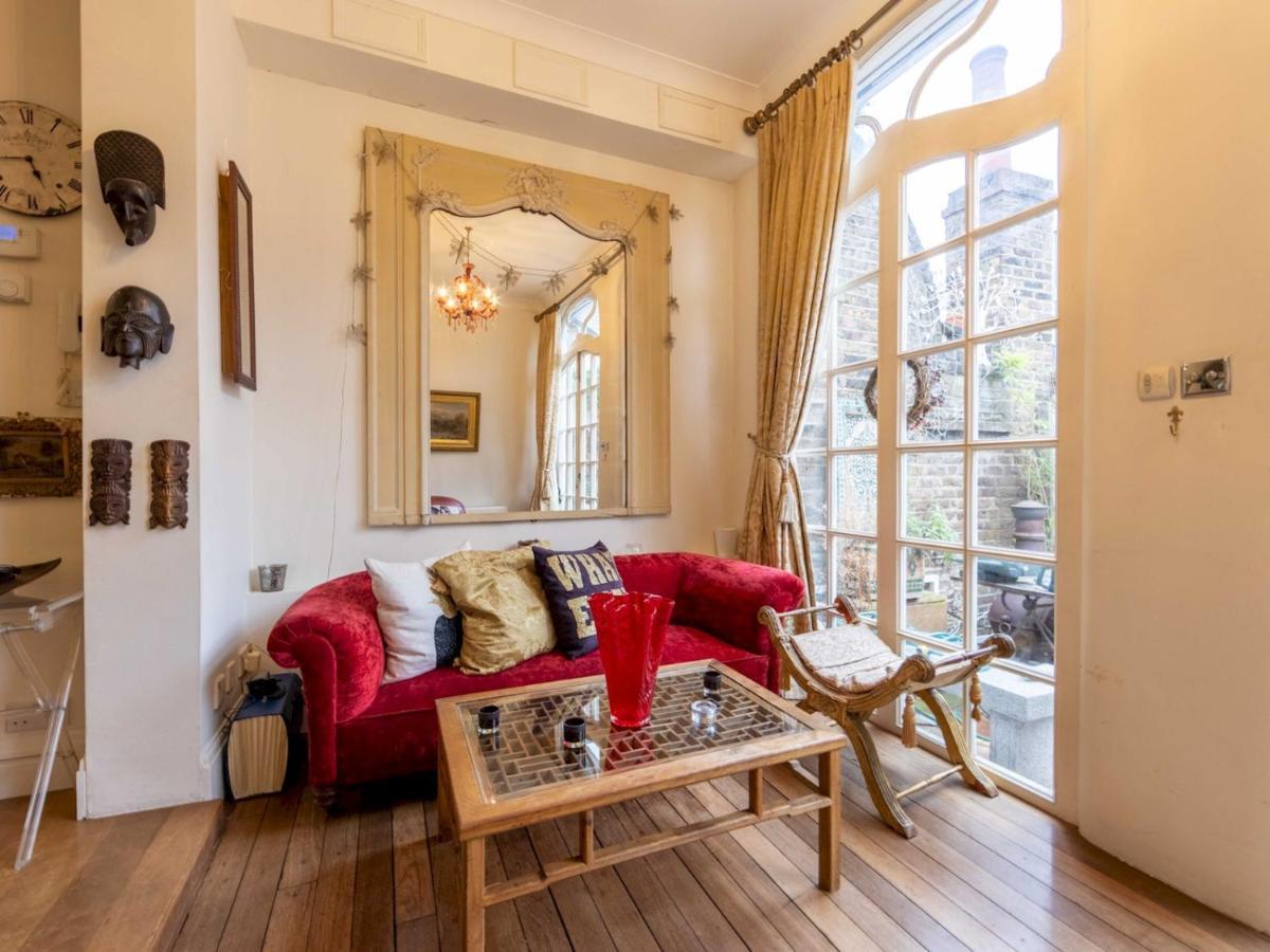 Pass The Keys Split-Floors Antique Apartment In Portobello Road Londra Esterno foto