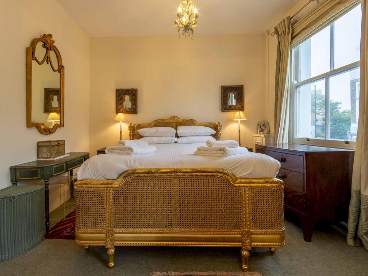 Pass The Keys Split-Floors Antique Apartment In Portobello Road Londra Esterno foto