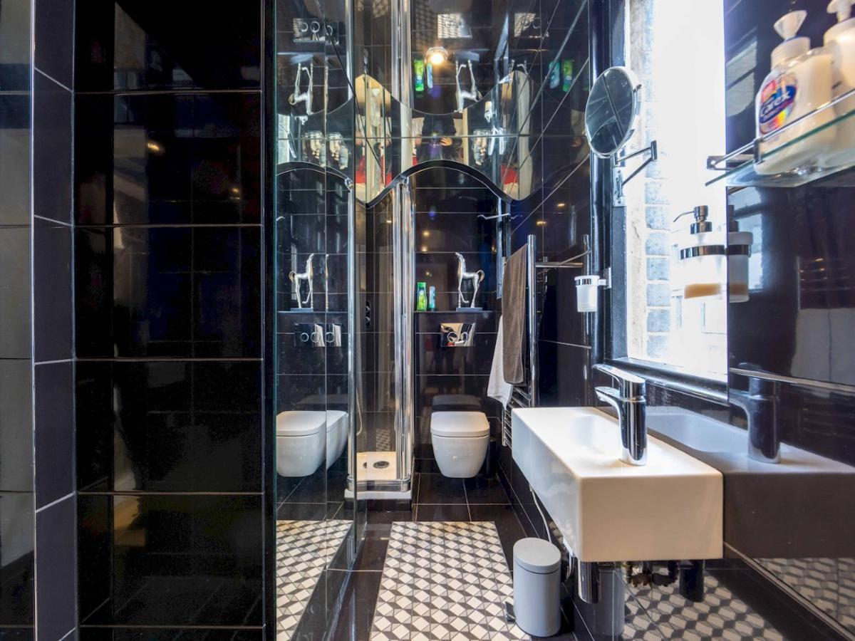 Pass The Keys Split-Floors Antique Apartment In Portobello Road Londra Esterno foto