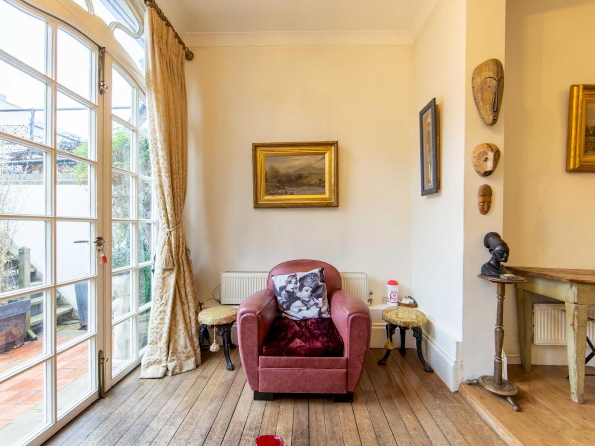 Pass The Keys Split-Floors Antique Apartment In Portobello Road Londra Esterno foto