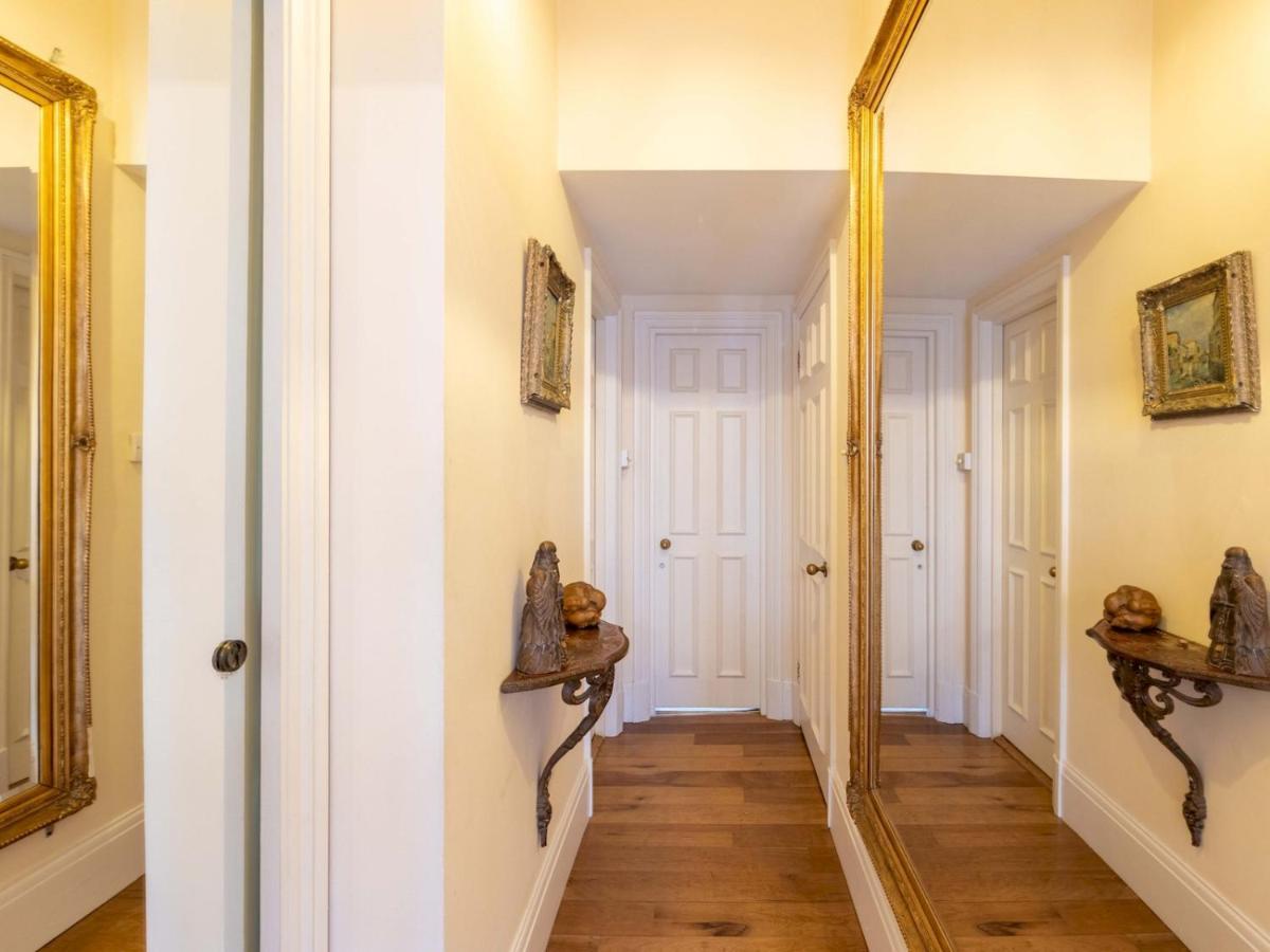 Pass The Keys Split-Floors Antique Apartment In Portobello Road Londra Esterno foto