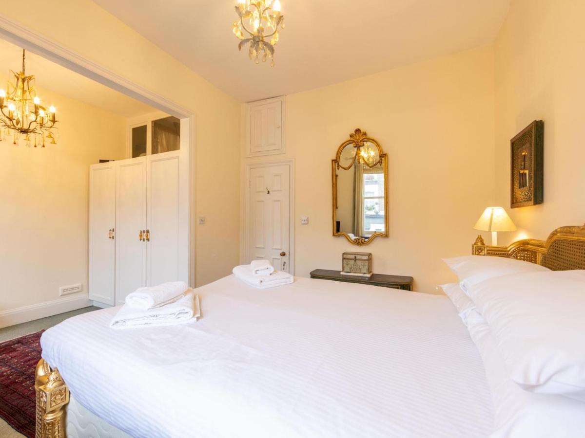 Pass The Keys Split-Floors Antique Apartment In Portobello Road Londra Esterno foto