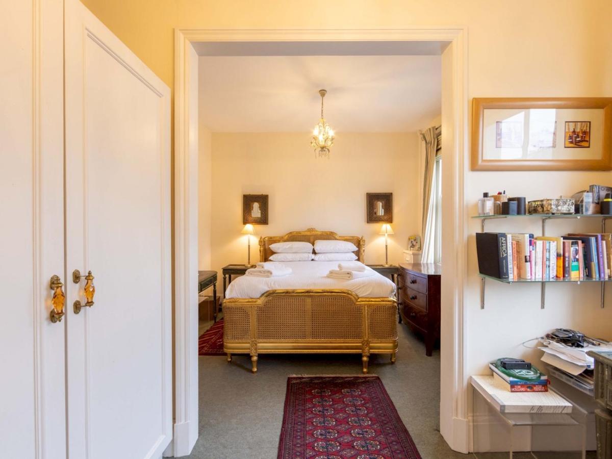 Pass The Keys Split-Floors Antique Apartment In Portobello Road Londra Esterno foto